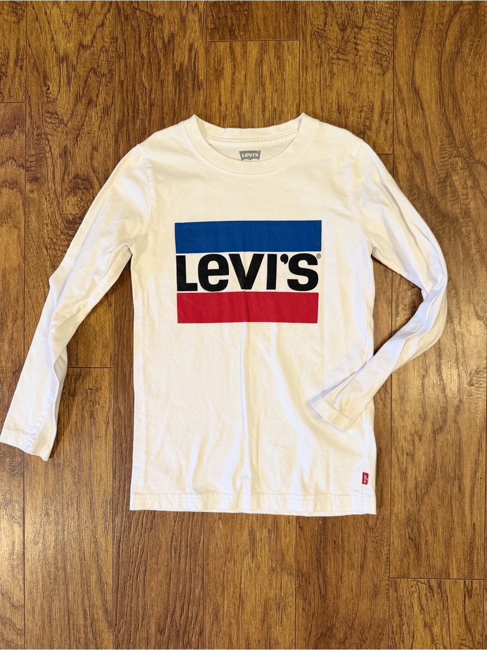 Levi's White Long-Sleeve Tee with Blue & Red Logo